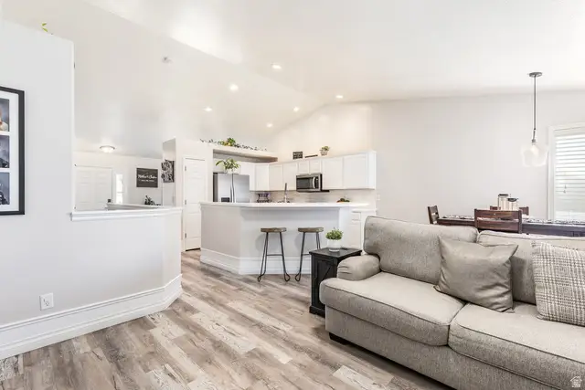 6627 W Valley Oak Dr S, West Jordan, UT 84081 - #2