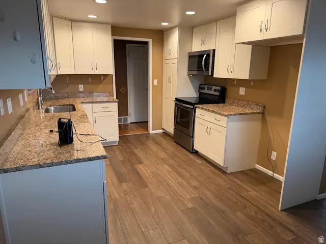 7346 S Cottonwood St, Midvale, UT 84047 - #3