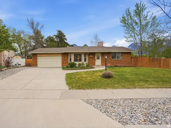 8917 S Powderhorn Dr E, Sandy, UT 84093