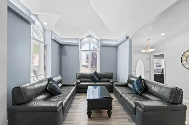 1522 E Amblewood Ln, Millcreek, UT 84124 - #3