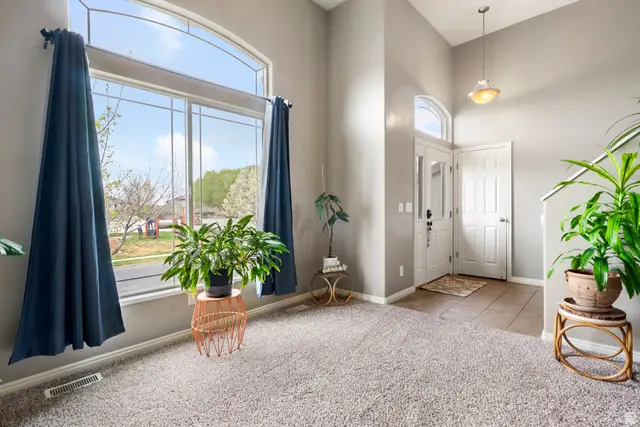 991 W Oldham Dr N, North Salt Lake, UT 84054 - #3