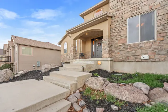 4841 W Copper Oaks Dr, Herriman, UT 84096 - #3