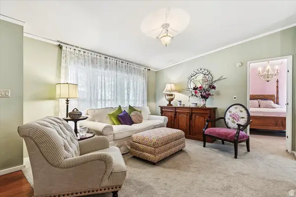 273 E Vagabond Dr, Murray, UT 84107