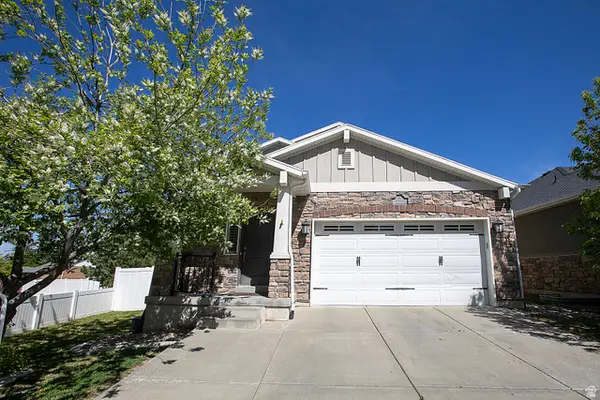 1203 E Roma Dr, Fruit Heights, UT 84037