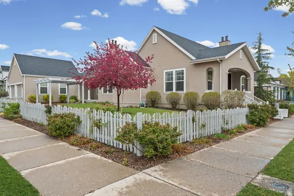 4956 W Black Twig Dr, South Jordan, UT 84009