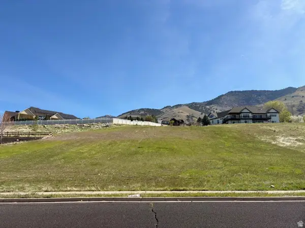 2970 N Mahogony Valley Rd E #6, North Logan, UT 84341