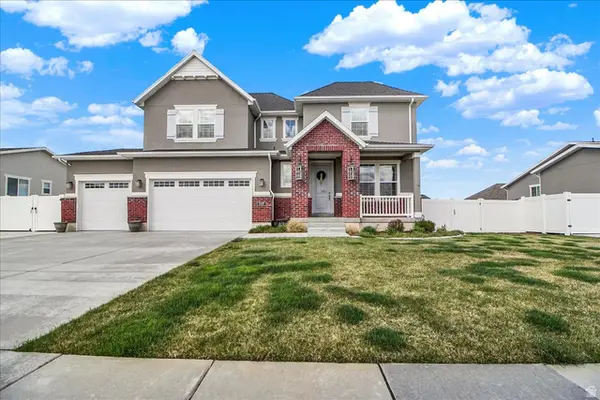 2449 N Sarus Crane Dr, Clinton, UT 84015