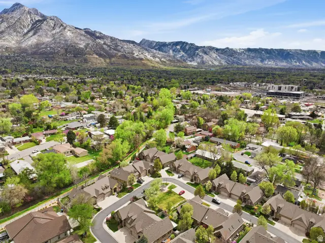 1842 E Peyton Ct, Holladay, UT 84117 - #2