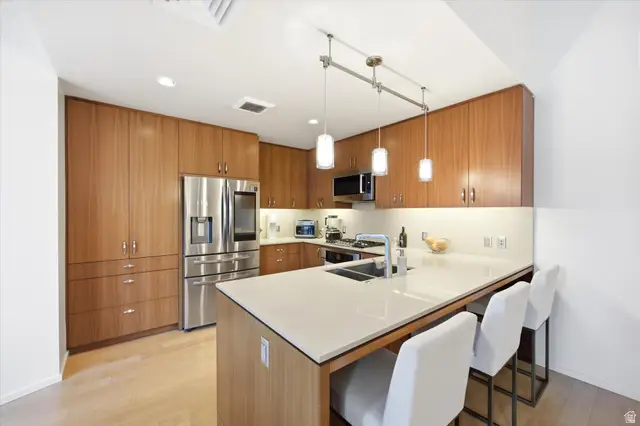 35 E 100 St S #207, Salt Lake City, UT 84111 - #3