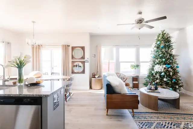 717 N Hilltop Dr, Lehi, UT 84048 - #2