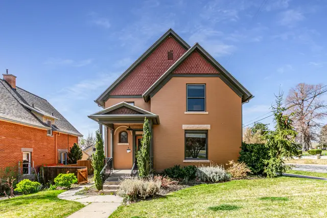 189 N R St E, Salt Lake City, UT 84103 - #3