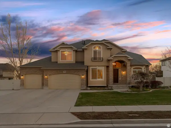 2943 W Current Creek Dr, South Jordan, UT 84095