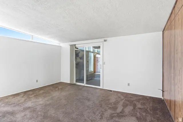 4668 S Green Valley Dr, Millcreek, UT 84107 - #3