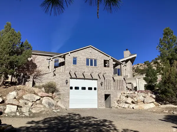 9 Red Cliff Cir #17, Manila, UT 84046