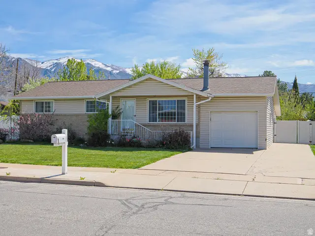 930 N Amethyst St, Layton, UT 84041 - #3