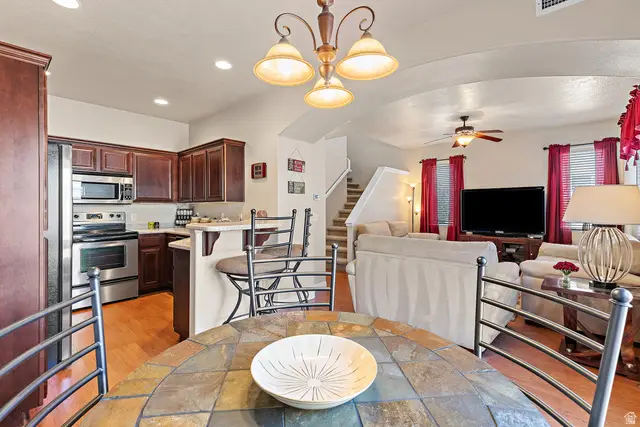 2484 Manzoni Rd, Santa Clara, UT 84765 - #2