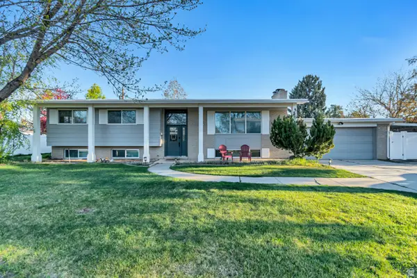 1697 E Bunkerhill Rd E, Holladay, UT 84117