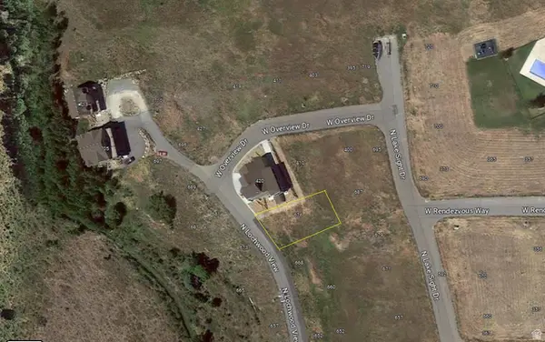 676 Lochwood Dr, Garden City, UT 84028