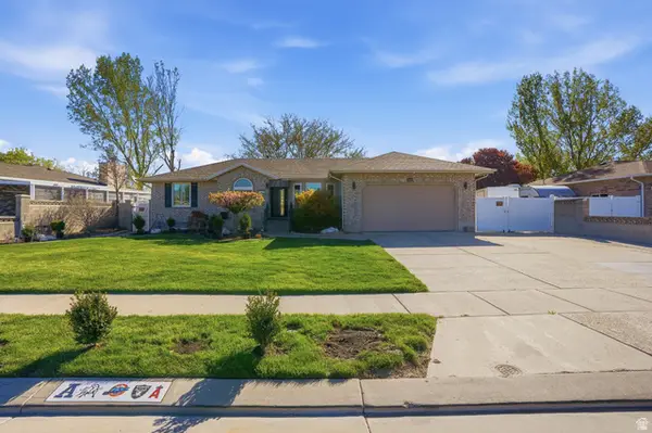 9489 S Kirkside Dr, South Jordan, UT 84009