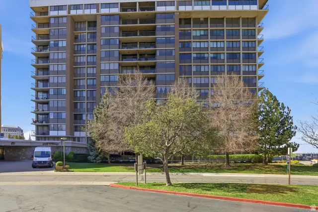 241 N Vine St #1102 E, Salt Lake City, UT 84103 - #3