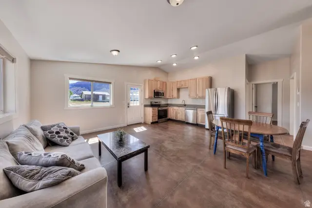 71 N Mount Peale Dr, Moab, UT 84532 - #3