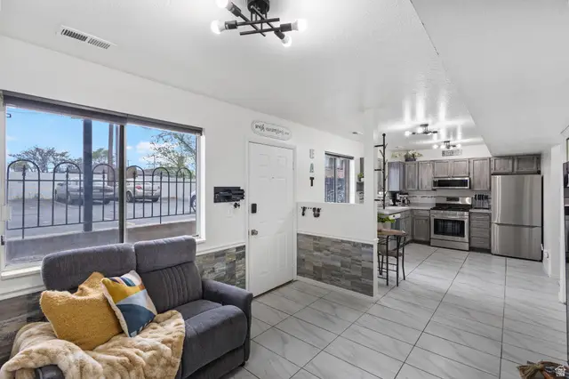 164 N 400 W #10, Provo, UT 84601 - #3