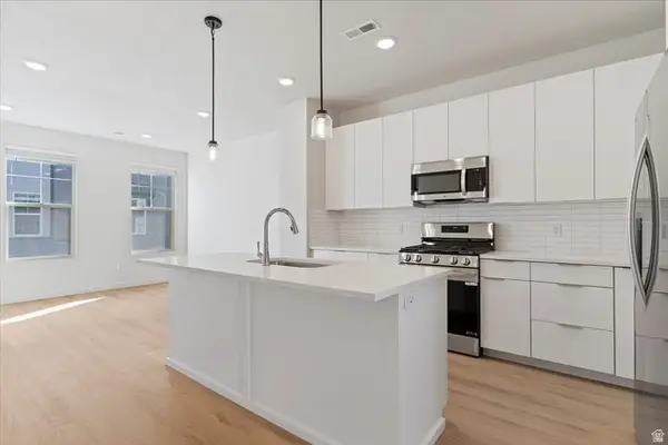 822 W Ivywell Ln N #217, North Salt Lake, UT 84054