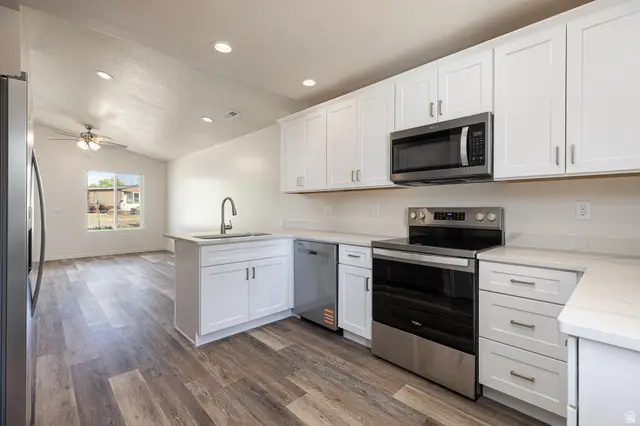 573 W Chamberlain Dr, Kanab, UT 84741 - #3