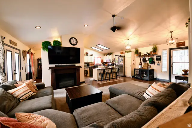 228 S Larkin Ln W, Kaysville, UT 84037 - #3