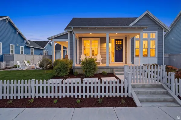 11072 S Paddle Board Way S, South Jordan, UT 84009
