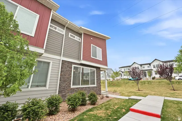 15538 S Trumpet Ln, Bluffdale, UT 84065 - #3