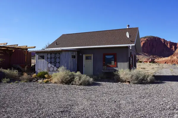 105 W Sleeping Rainbow Dr #20, Torrey, UT 84775