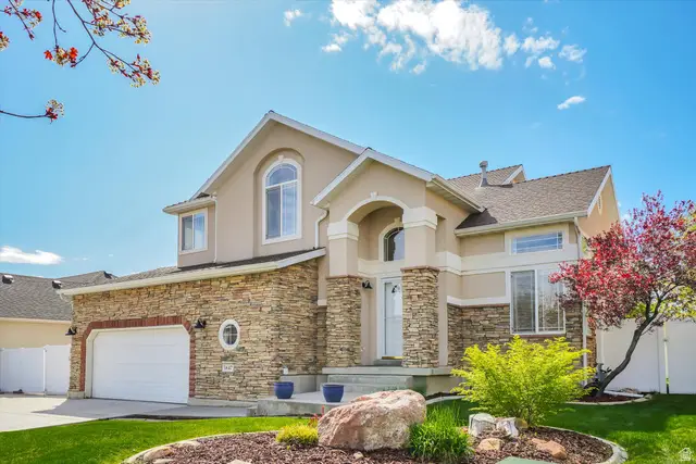 5647 W Red Narrows Dr, West Jordan, UT 84081 - #2