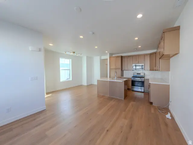 6654 W Skip Rock Rd S, South Jordan, UT 84009 - #3