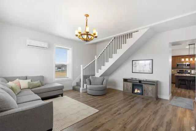 275 N 200 E, Loa, UT 84747 - #2