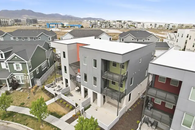 5318 W Canary Grass Way S, South Jordan, UT 84009 - #2