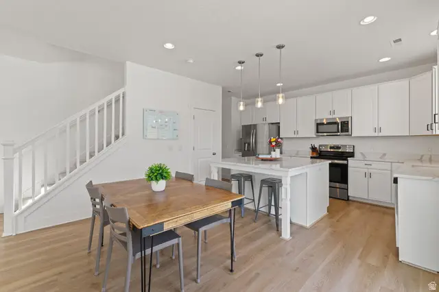 1592 W Parkview Dr, Syracuse, UT 84075 - #3