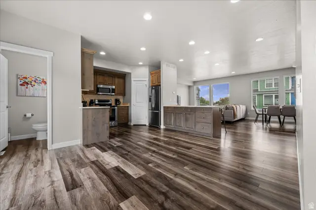 2504 N Knights Ln, Layton, UT 84041 - #2