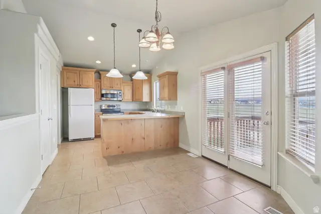 486 W Meadow Crest Way N, Saratoga Springs, UT 84045 - #3