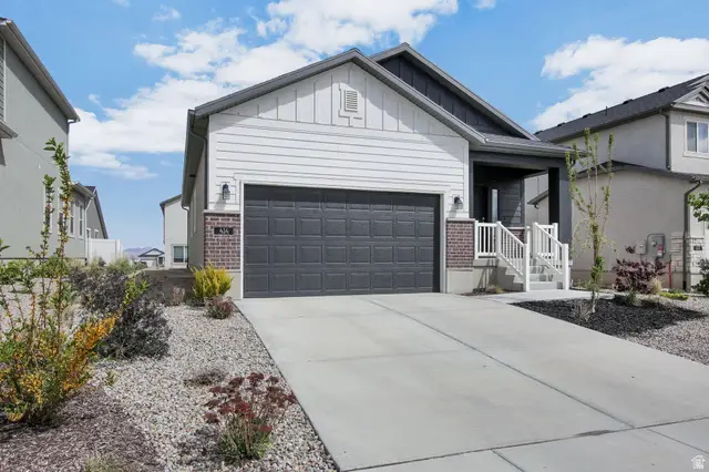 414 W Domain Ln, Grantsville, UT 84029 - #2