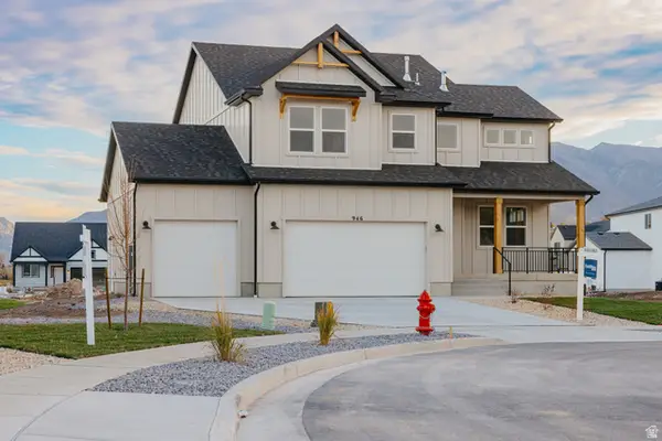 5233 S Paramount Dr, Riverdale, UT 84405