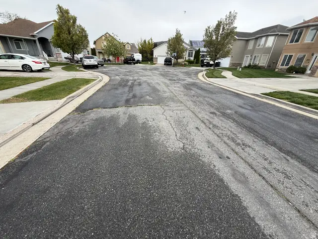 1426 S Heather Ln, Syracuse, UT 84075 - #3