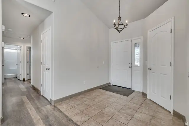 1041 Ascot Dr, North Salt Lake, UT 84054 - #3