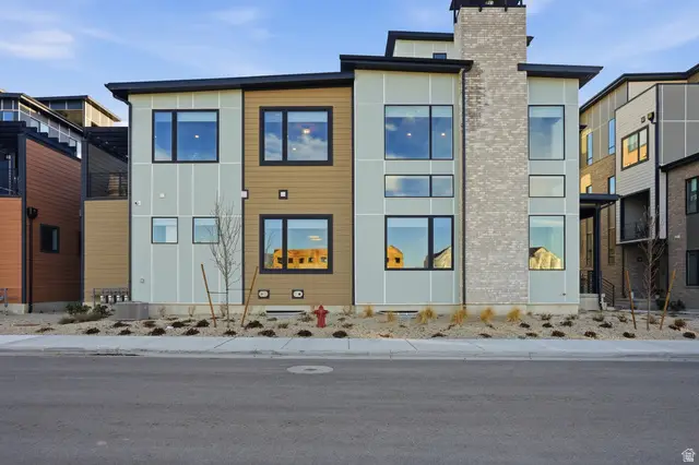 2011 E Beverly Dr, Holladay, UT 84117 - #2