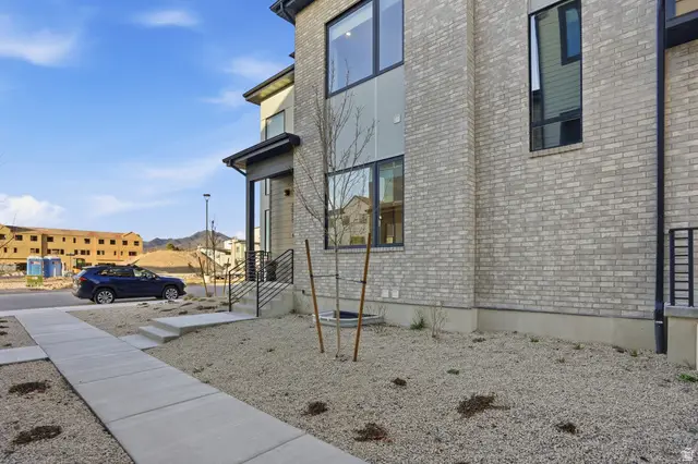 2011 E Beverly Dr, Holladay, UT 84117 - #3