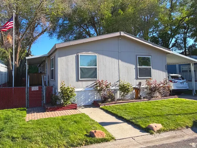 863 W Big Mountain Dr S, Taylorsville, UT 84123 - #2