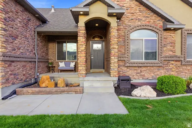 8561 S Canmore Dr W, West Jordan, UT 84081 - #2