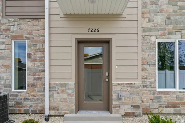 7218 S Ramanee Dr E, Midvale, UT 84047 - #2