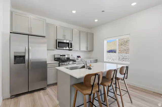 2031 N Golden Ruby Dr, Saratoga Springs, UT 84045 - #2