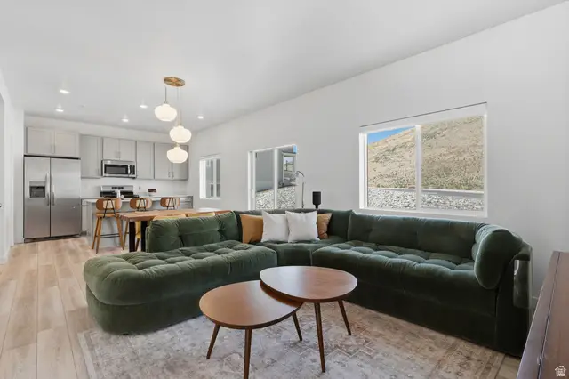 2031 N Golden Ruby Dr, Saratoga Springs, UT 84045 - #3